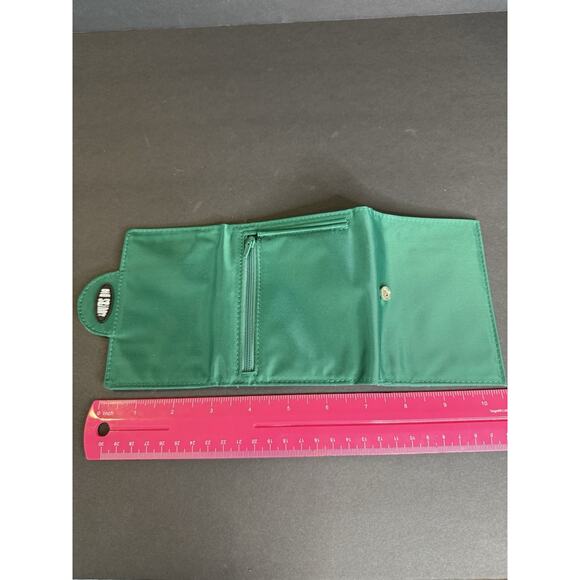 Big Skinny Green Tri-Fold Nylon Women’s Wallet Lightweight Slim Card Holder New - Picture 7 of 7